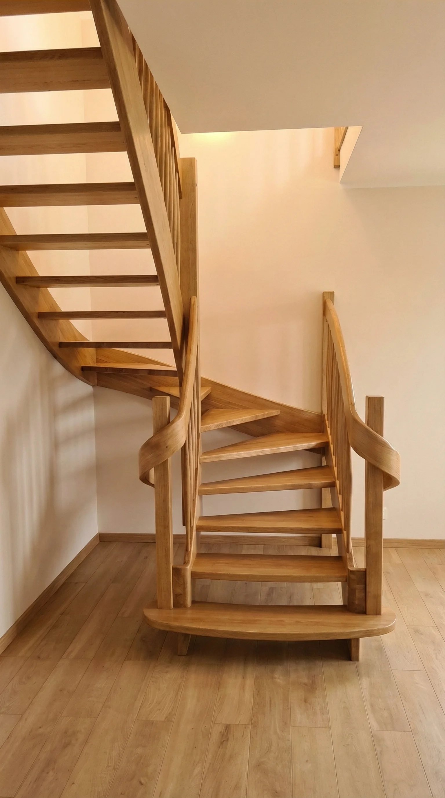 Widok schodów zabiegowych z góry