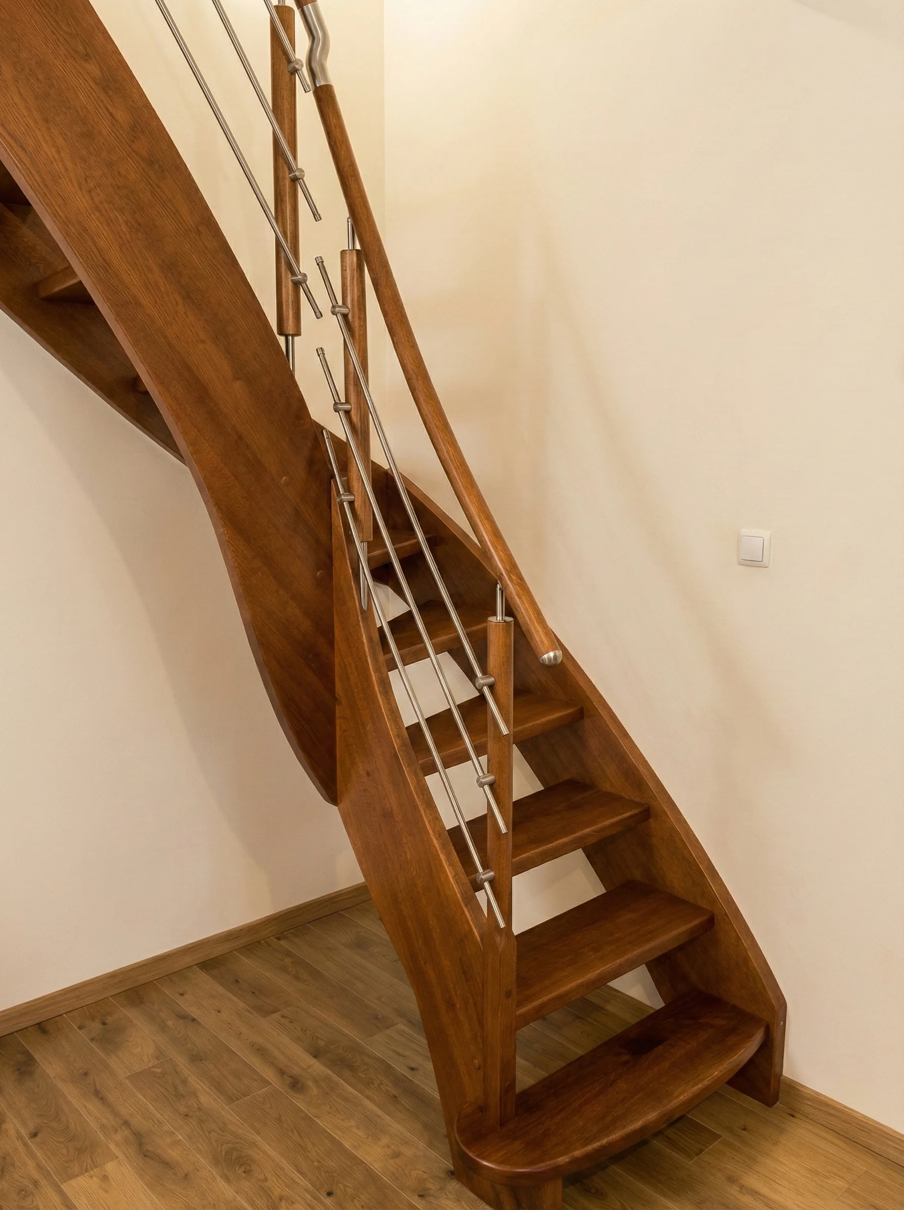 Schody bukowe teak widok ogólny