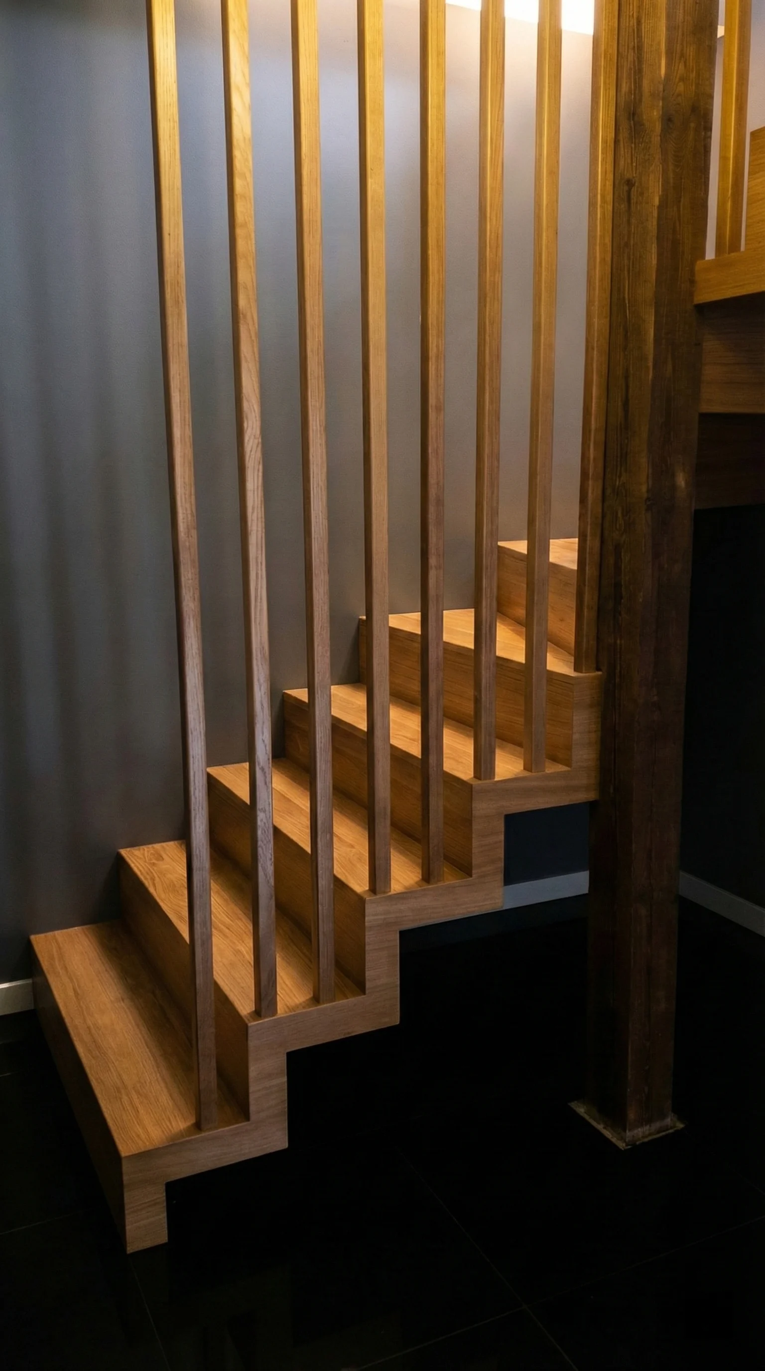 Schody dywanowe dębowe widok ogólny