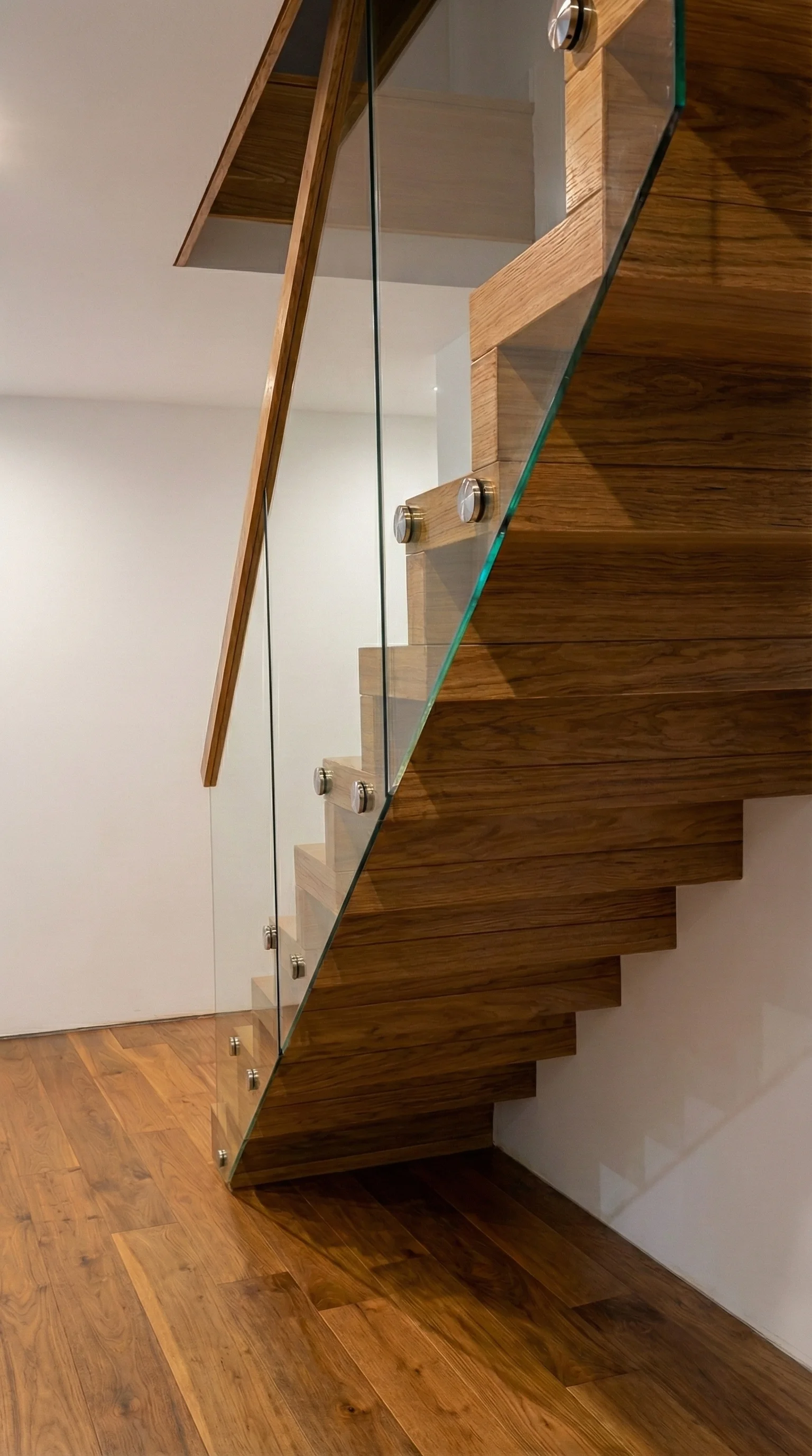 Widok schodów z góry