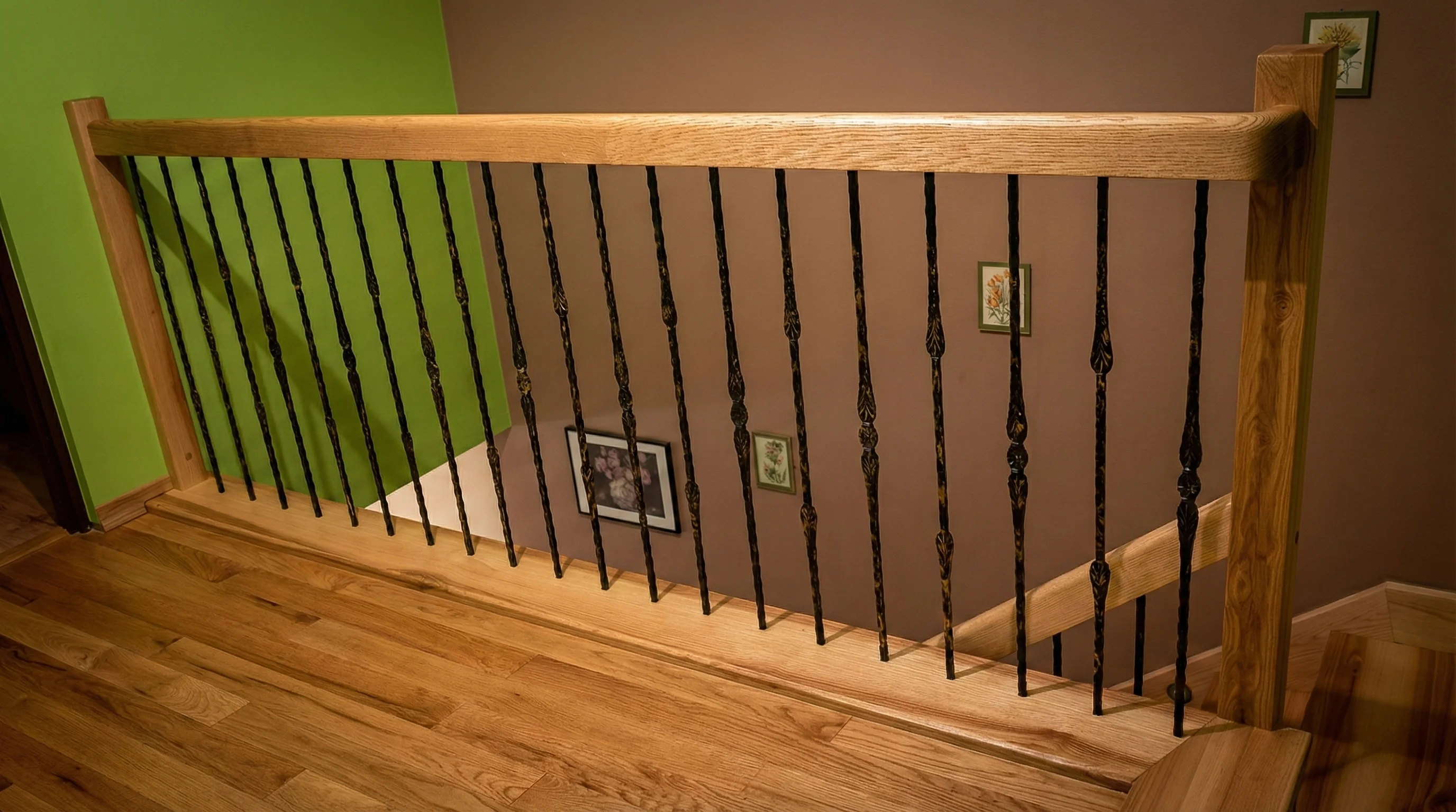 Widok spocznika schodowego z góry