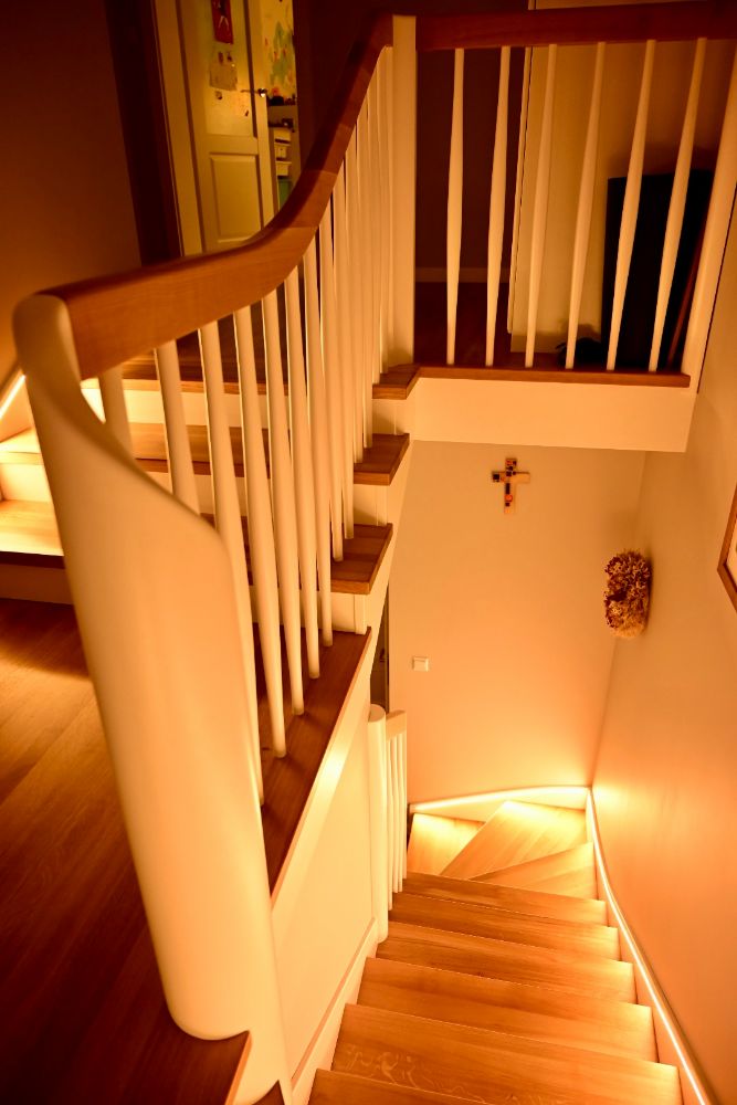 Detale schodów drewnianych